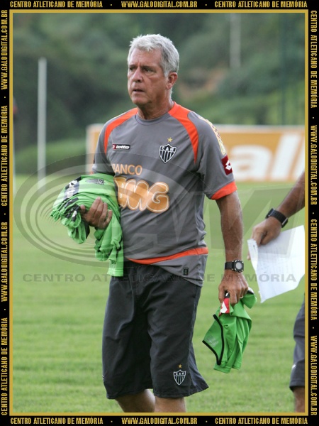 Arquivo:20100107 AntonioMello 750.jpg